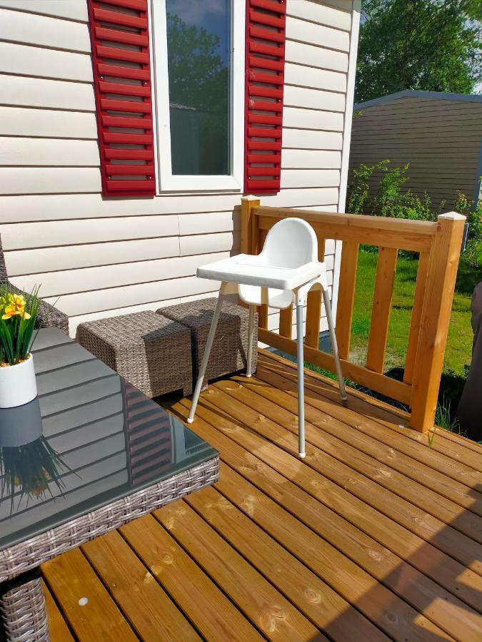 Bj Chalets - De Rug 3 - Vakantiepark Lauwersoog - Luxe Chalet Met Vaatwasser En Inloopkast! Vroege Incheck! Met Airco! Exteriör bild