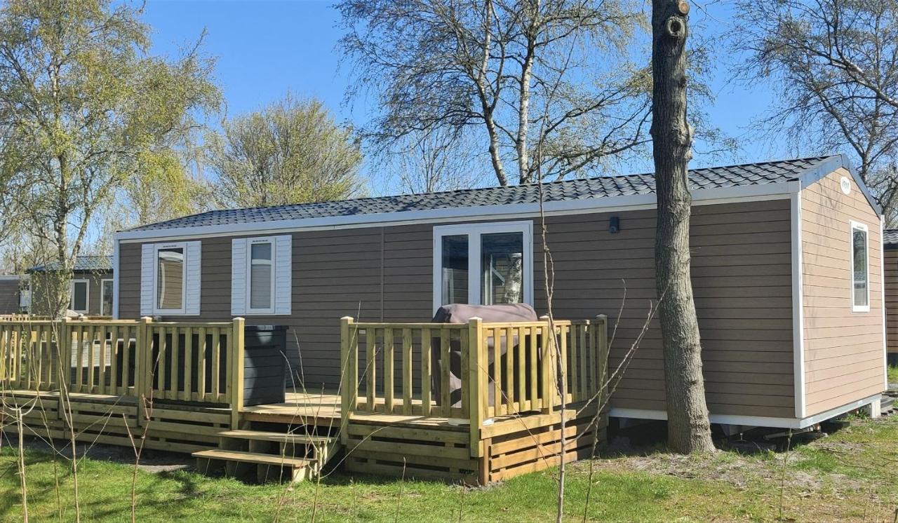 Bj Chalets - De Rug 3 - Vakantiepark Lauwersoog - Luxe Chalet Met Vaatwasser En Inloopkast! Vroege Incheck! Met Airco! Exteriör bild
