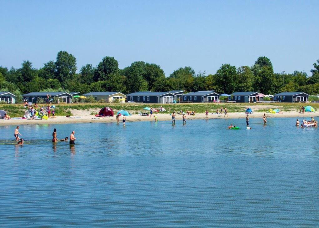 Bj Chalets - De Rug 3 - Vakantiepark Lauwersoog - Luxe Chalet Met Vaatwasser En Inloopkast! Vroege Incheck! Met Airco! Exteriör bild