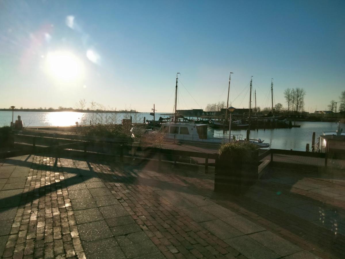 Bj Chalets - De Rug 3 - Vakantiepark Lauwersoog - Luxe Chalet Met Vaatwasser En Inloopkast! Vroege Incheck! Met Airco! Exteriör bild